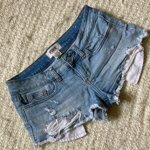 💕 PINK VICTORIAS SECRET SIZE 0 DISTRESSED DENIM JEAN SHORTS
